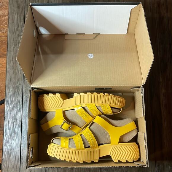 NIB Sorel Ona Streetworks Fisherman Mid women's sandal yellow size 9.5 - Picture 10 of 12
